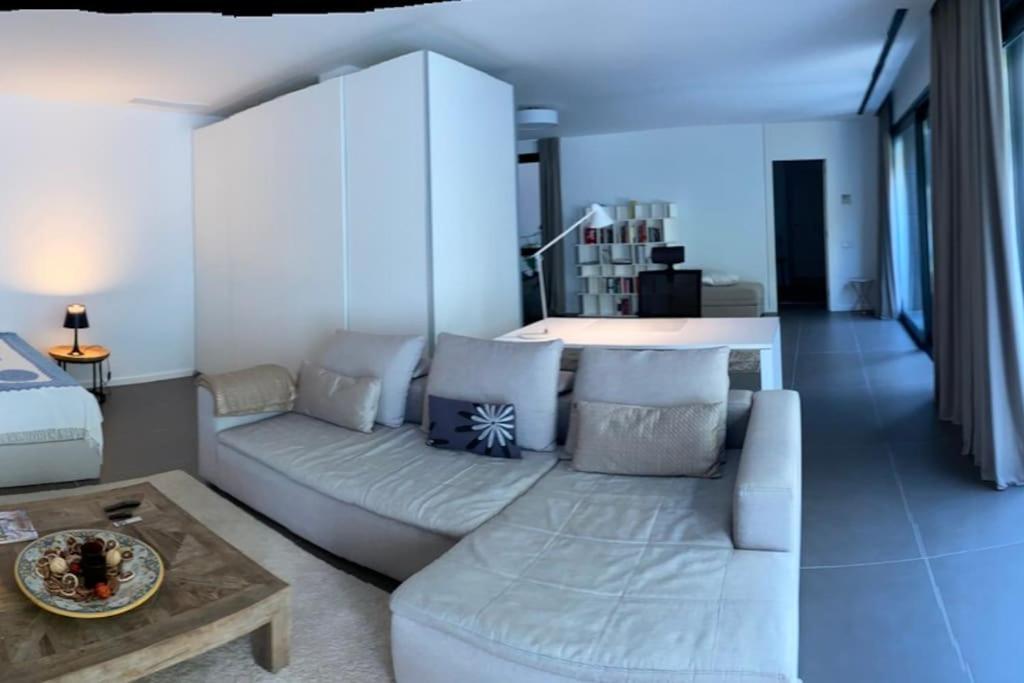 Sant Vicenç de Montalt La Villa Blanca Luxury Villa Barcelona & Costa Brava מראה חיצוני תמונה