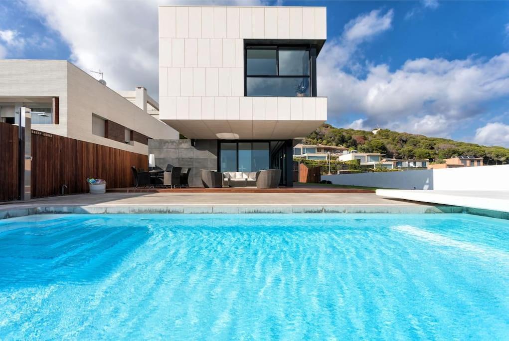 Sant Vicenç de Montalt La Villa Blanca Luxury Villa Barcelona & Costa Brava מראה חיצוני תמונה
